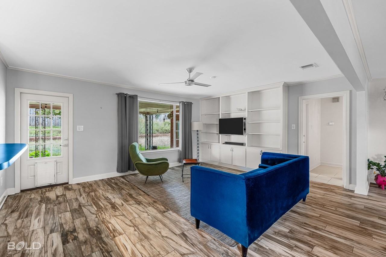 222 Stephenson St - Photo 5 of 19