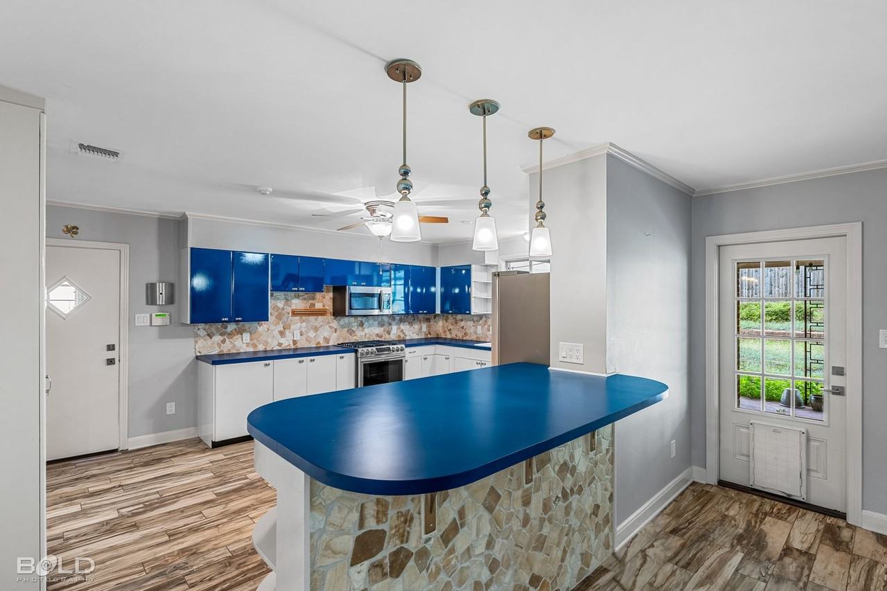 222 Stephenson St - Photo 6 of 19