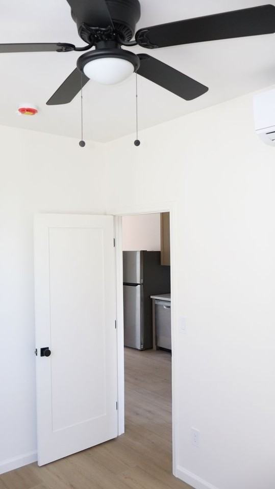 903 11th St - Photo 3 of 11