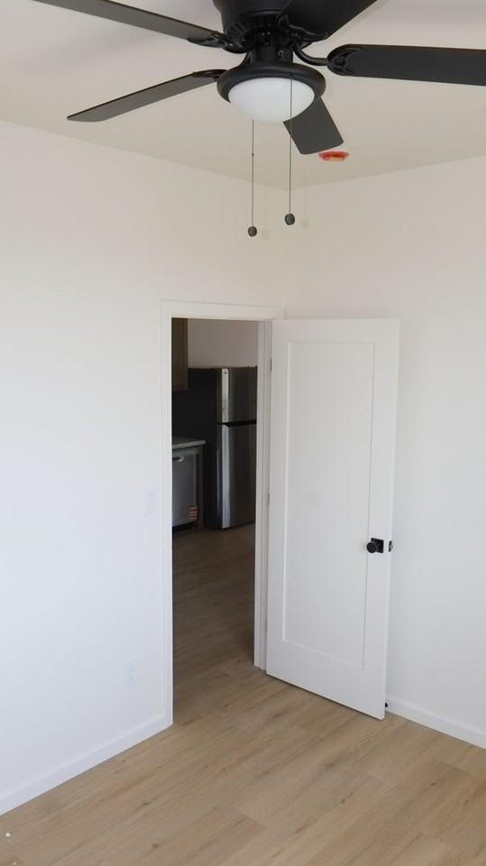903 11th St - Photo 6 of 11