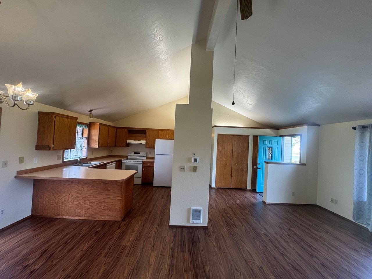 7410 W Walnut St - Photo 4 of 19