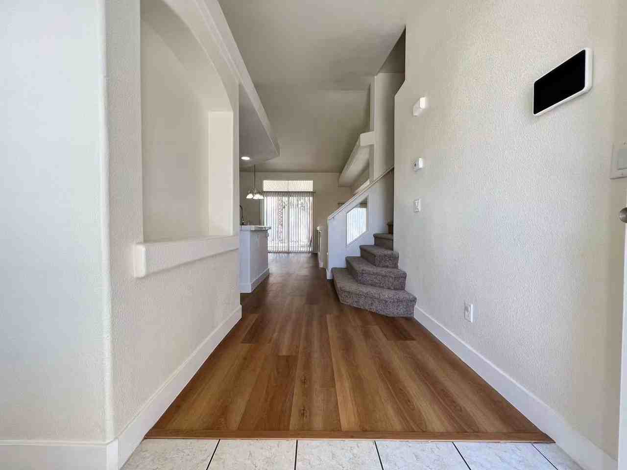 8704 Autumn Valley Ave - Photo 3 of 24