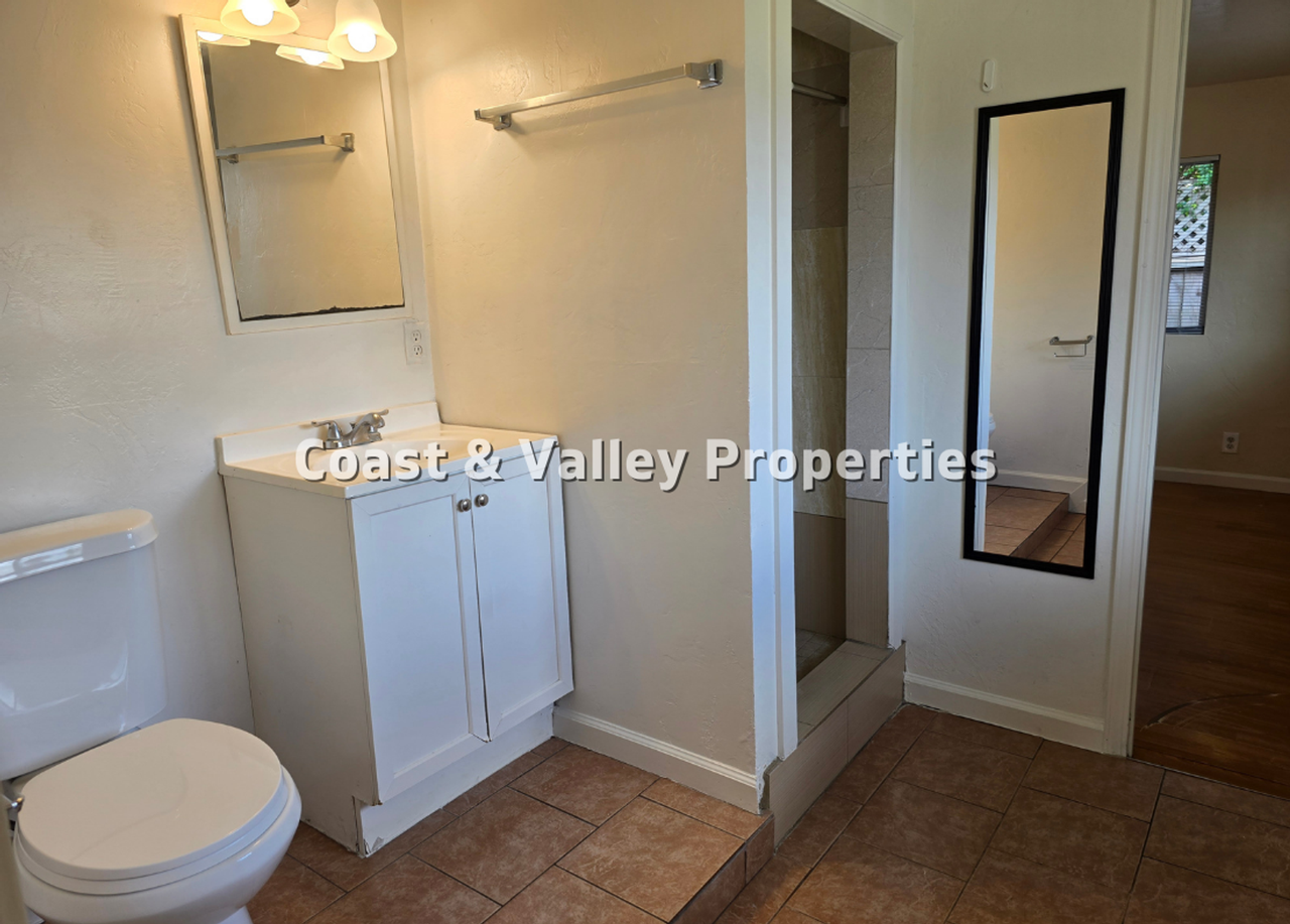 414 Church St - Photo 4 of 10