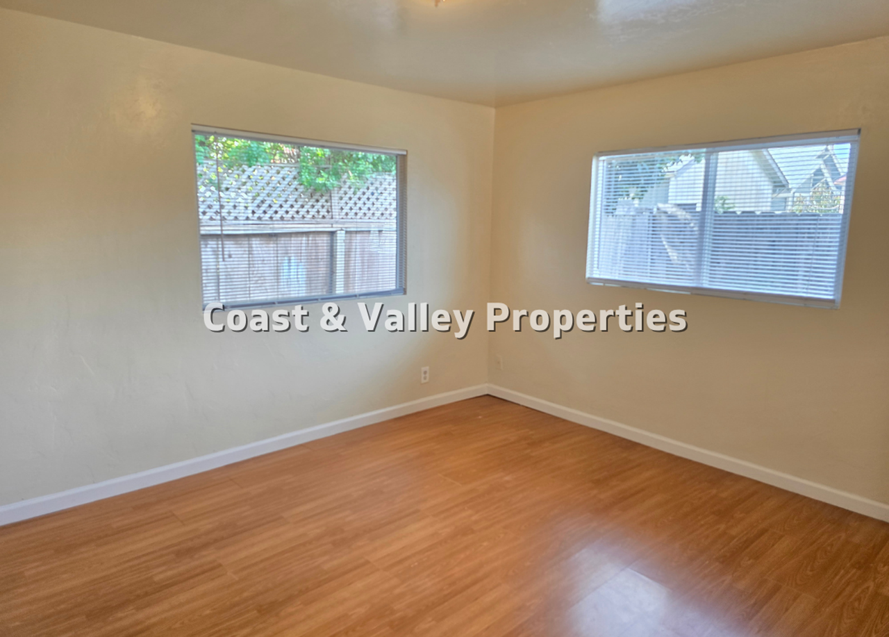 414 Church St - Photo 5 of 10