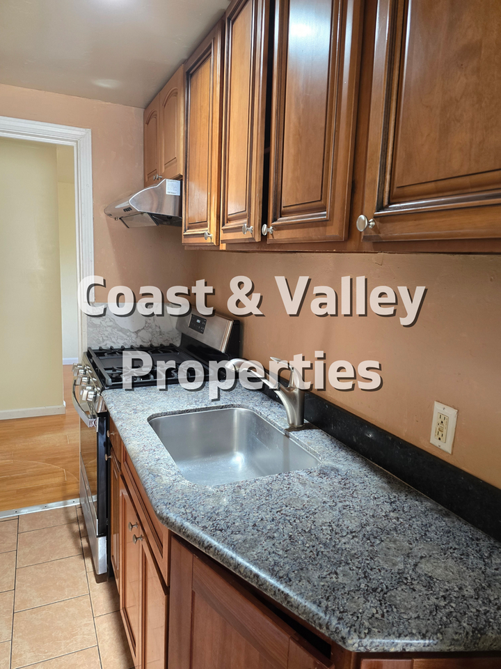 414 Church St - Photo 7 of 10