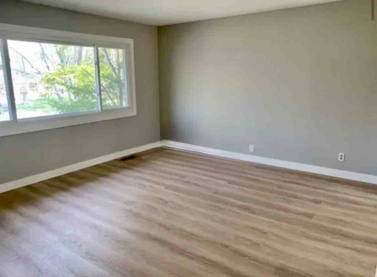 8575 Darnel Rd - Photo 4 of 22