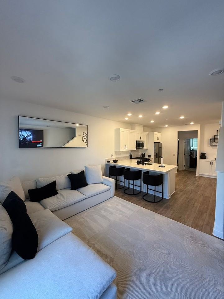 2105 Senita Dr - Photo 4 of 23