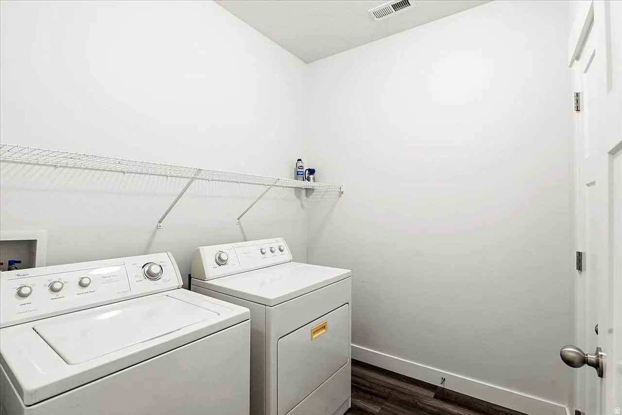 742 N 260 W - Photo 4 of 12