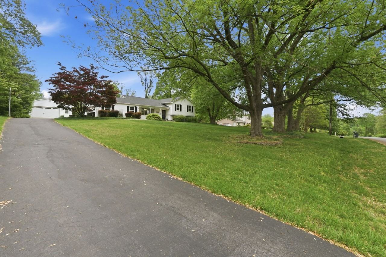 9809 Sunset Dr - Photo 2 of 42