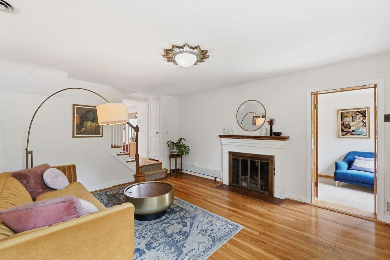 8007 Wildwood Dr - Photo 2 of 28