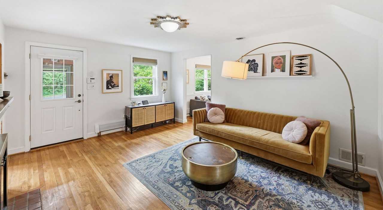 8007 Wildwood Dr - Photo 3 of 28