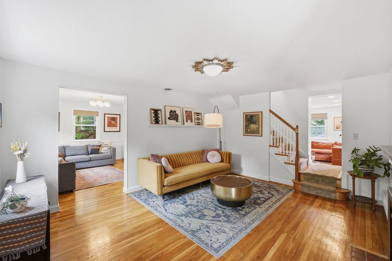 8007 Wildwood Dr - Photo 4 of 28