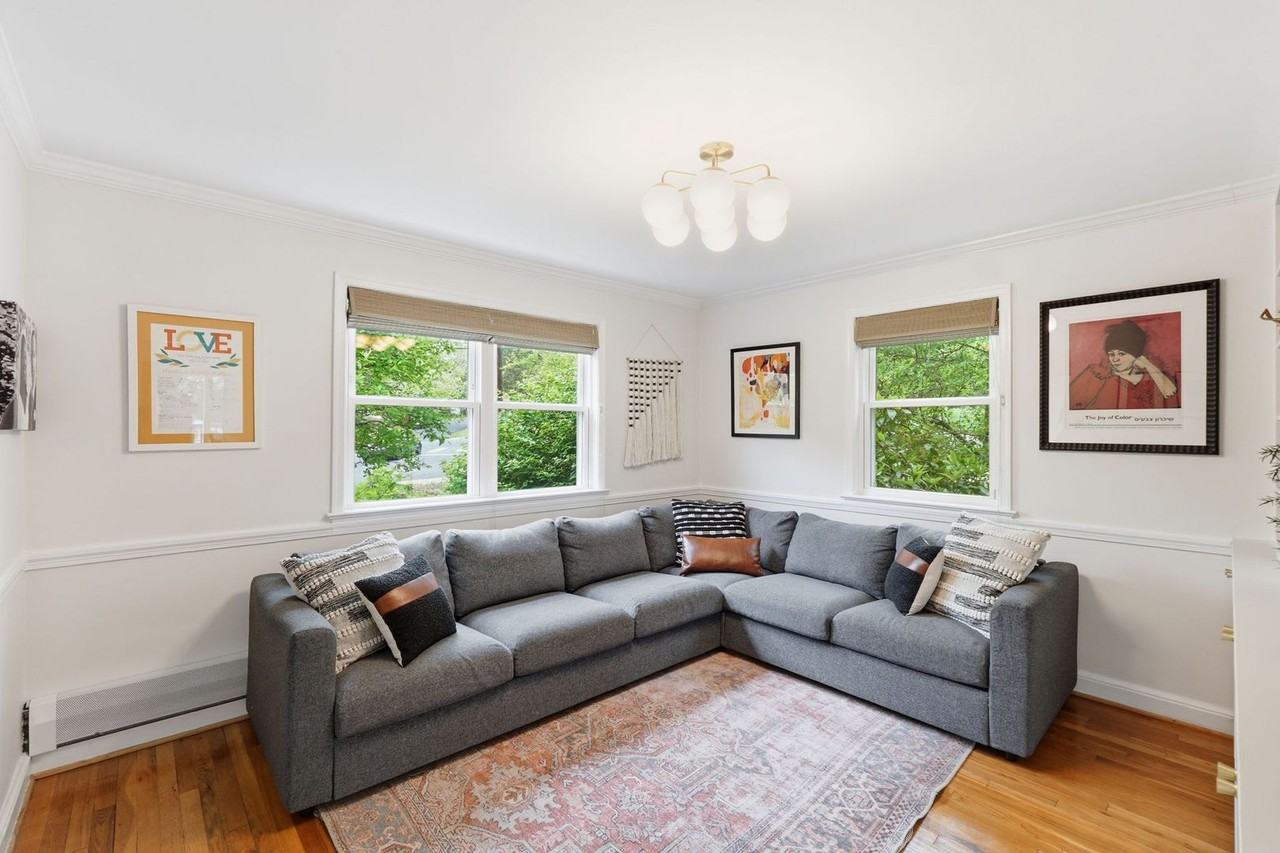 8007 Wildwood Dr - Photo 5 of 28