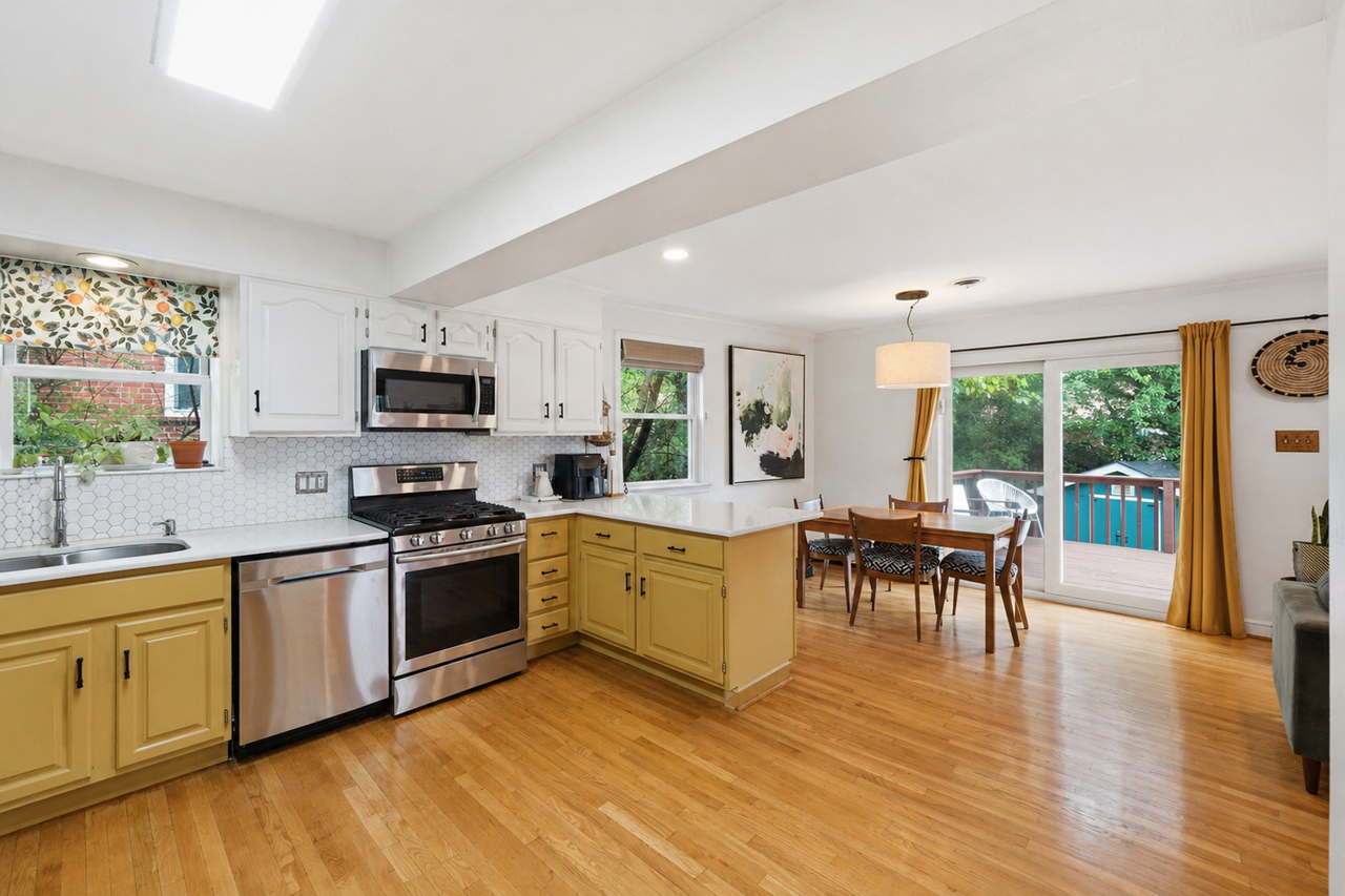 8007 Wildwood Dr - Photo 6 of 28