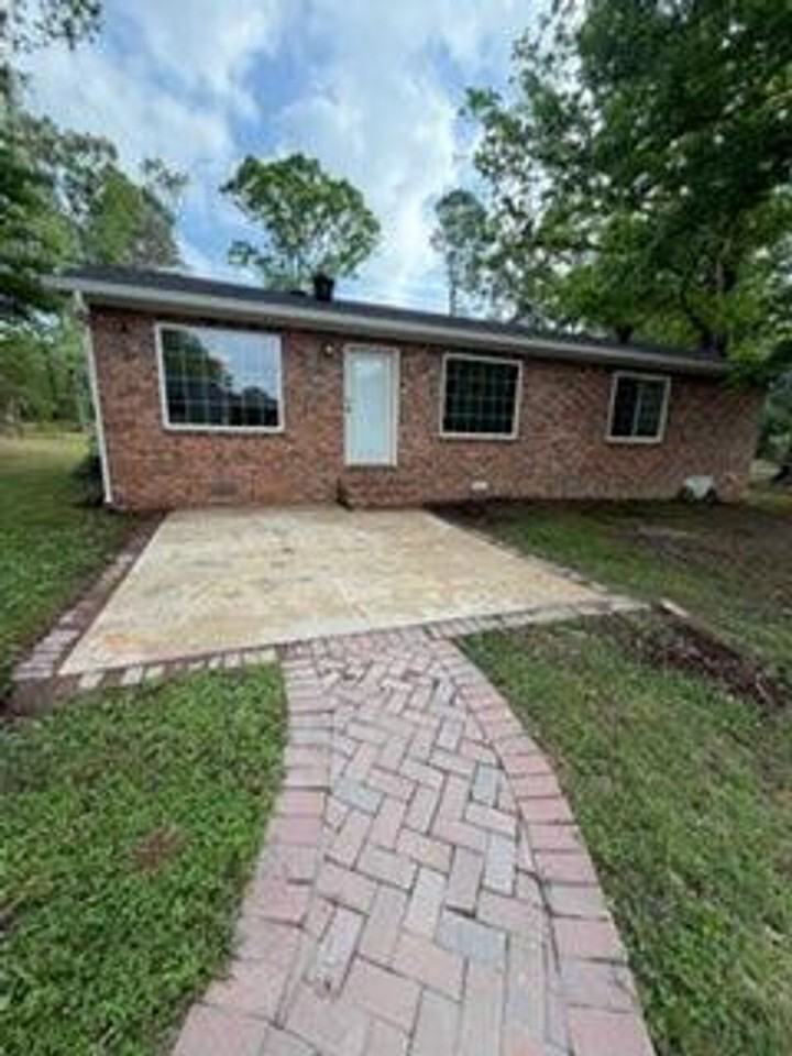 9916 Hogue Rd - Photo 3 of 20