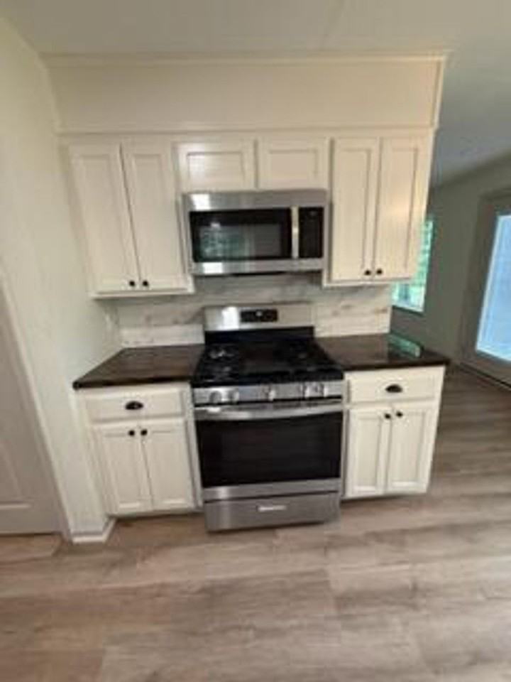 9916 Hogue Rd - Photo 7 of 20