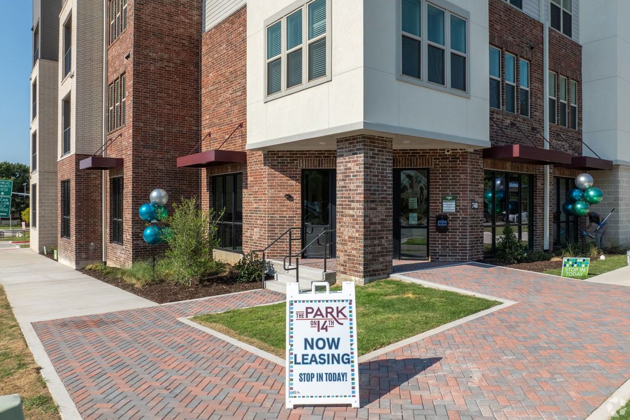 Park on 14th - Photo 4 of 25