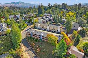 featured image of 1076 Carol Ln