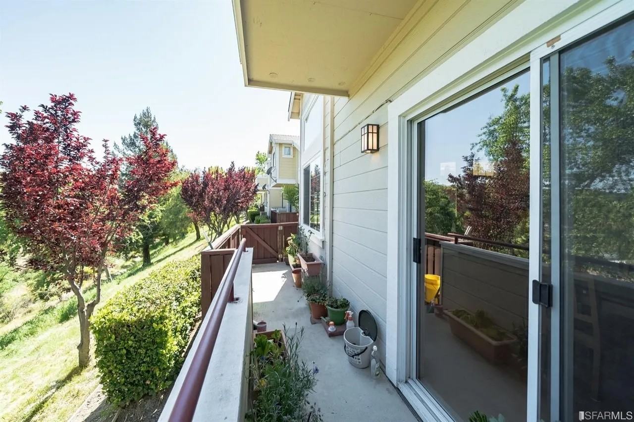 211 Skyline Dr - Photo 6 of 36