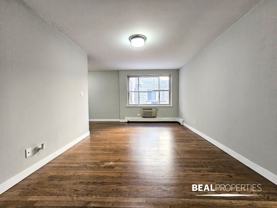 528 W Oakdale Ave #530 - Photo 1 of 1
