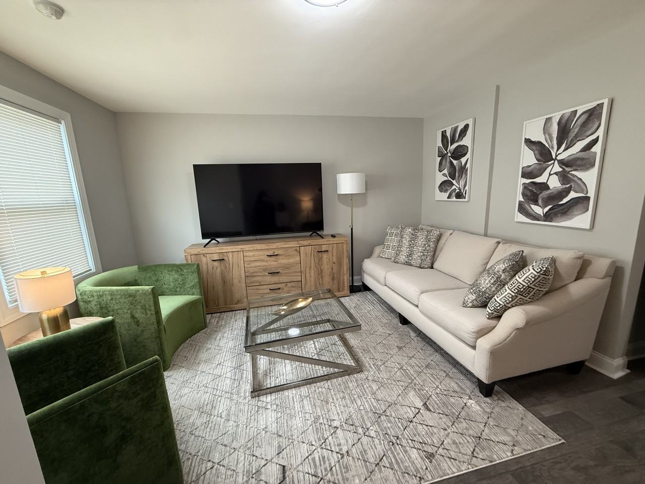 1018 18th St Ne #1 - Photo 2 of 16