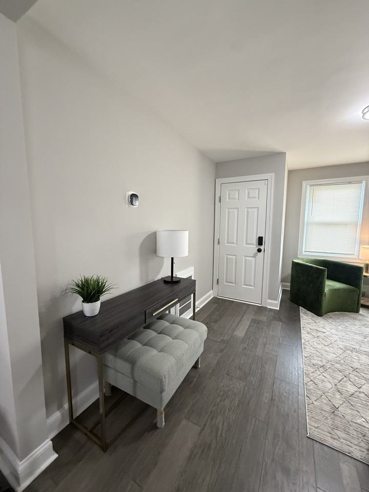 1018 18th St Ne #1 - Photo 5 of 16