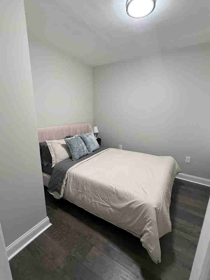 1018 18th St Ne #1 - Photo 7 of 16