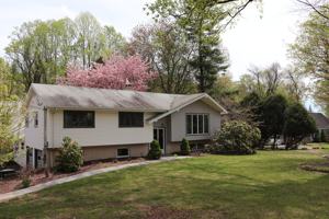 featured image of 442 Surrey Ln #A