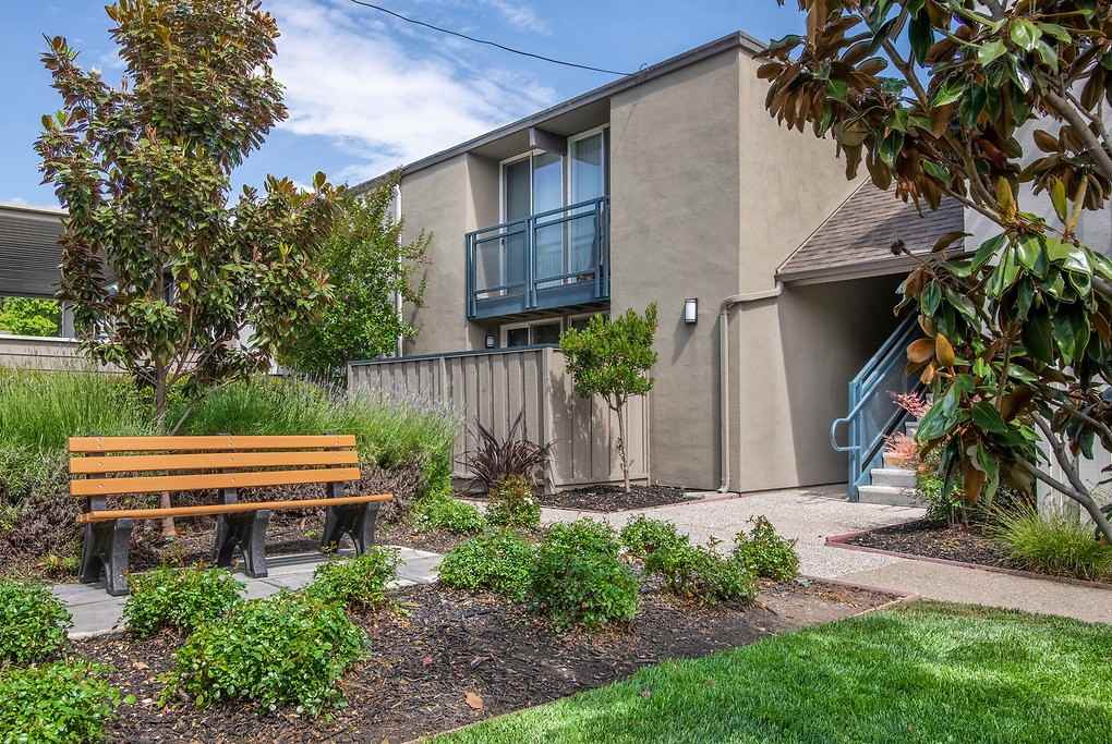 Reed Square - Photo 5 of 32