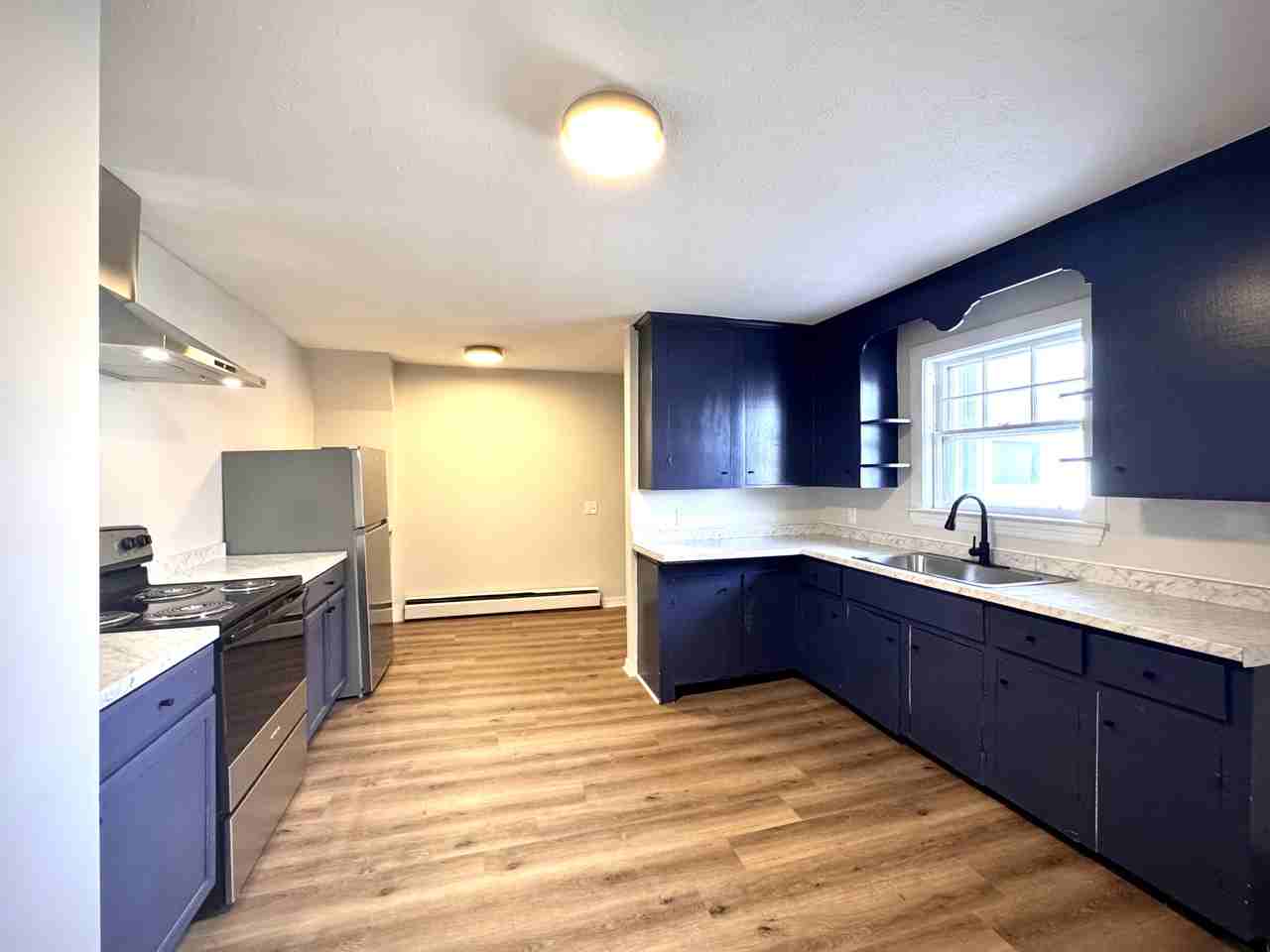 330 Main St #4 - Photo 6 of 13