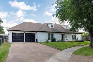 202 Dolphin Pl #NA - Photo 1 of 1