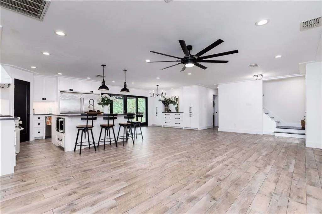 202 Dolphin Pl #NA - Photo 3 of 21