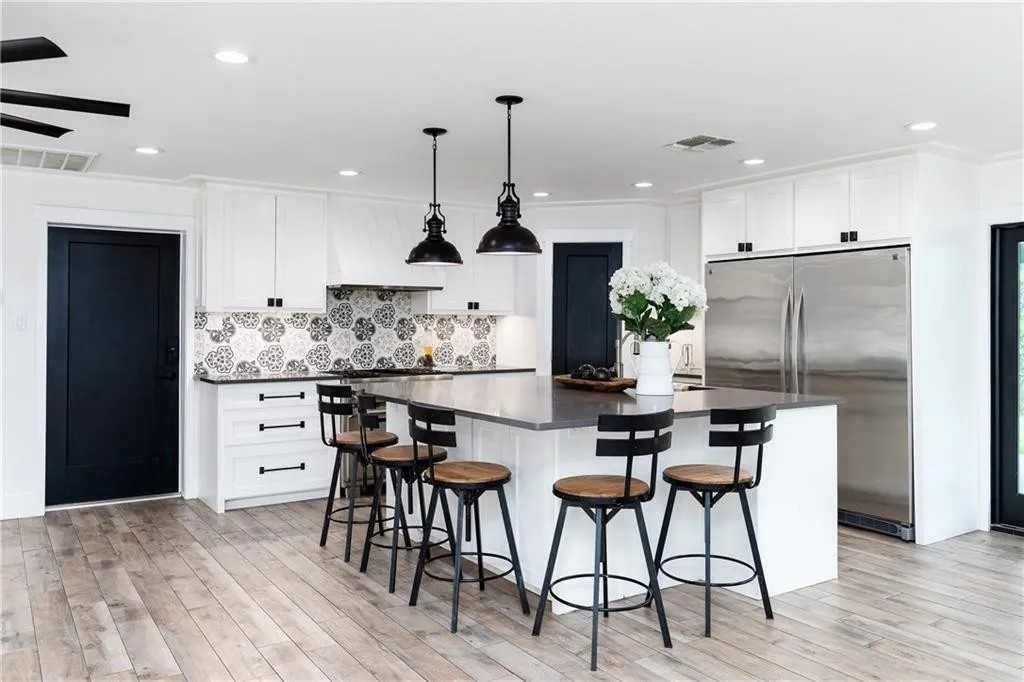 202 Dolphin Pl #NA - Photo 4 of 21