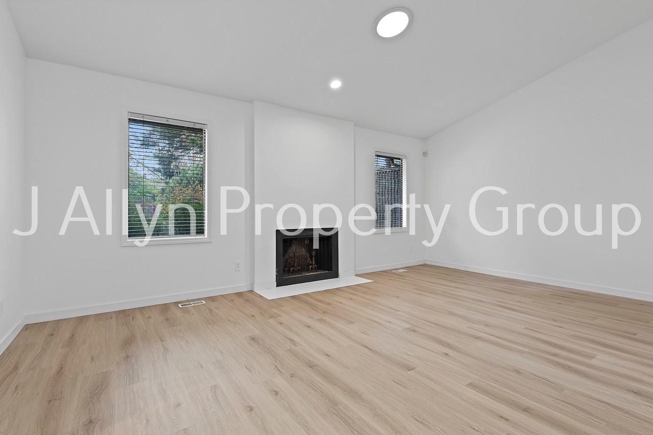 11348 Sw Lynnvale Dr #NA - Photo 3 of 24