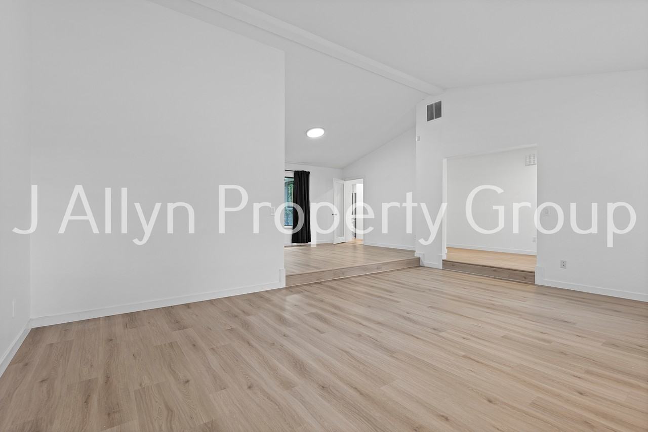 11348 Sw Lynnvale Dr #NA - Photo 4 of 24