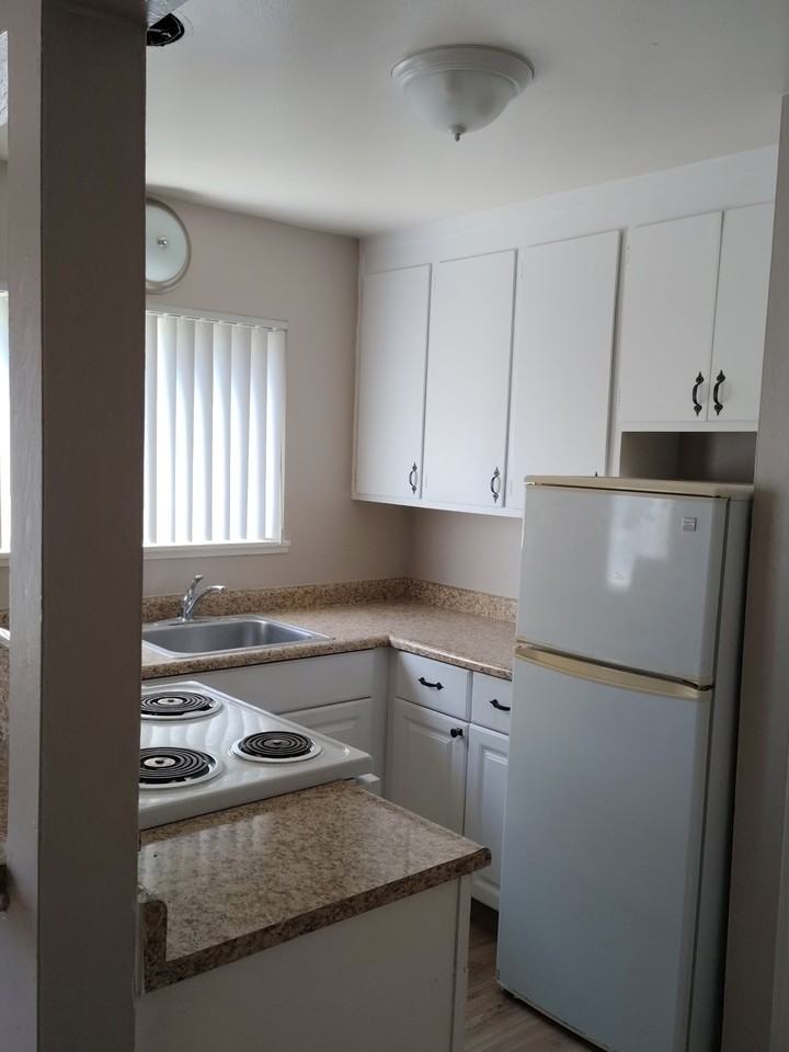1725 Fillmore St #2 - Photo 3 of 5