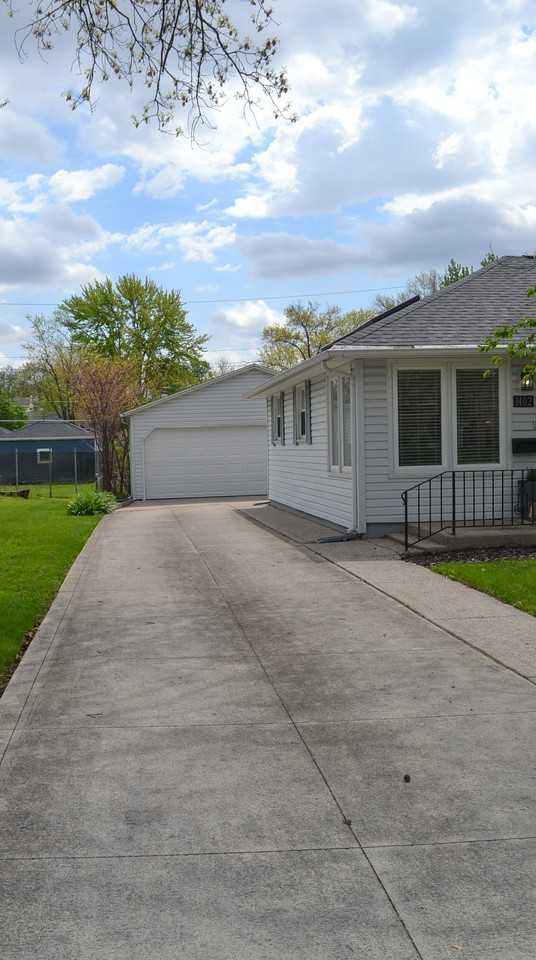 1402 Kenwood Ave #NA - Photo 5 of 36