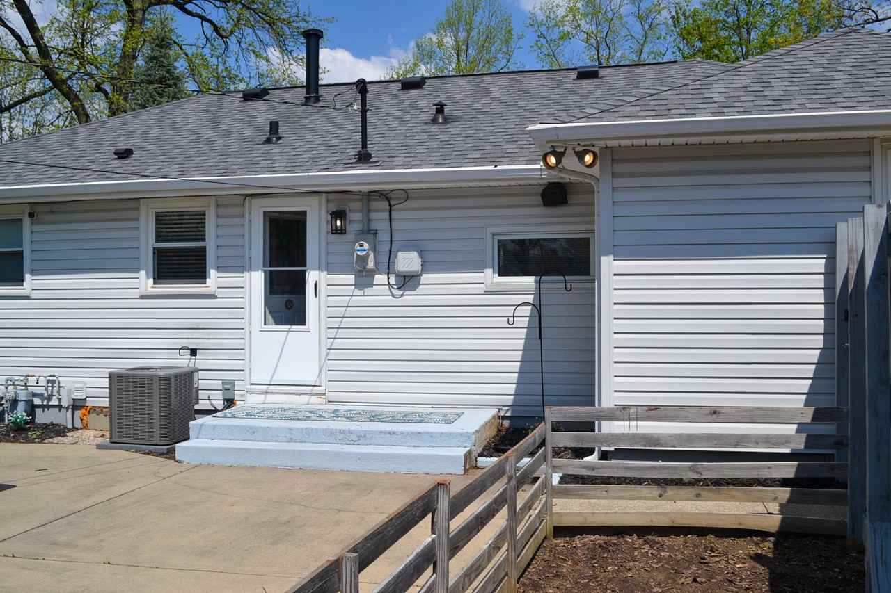 1402 Kenwood Ave #NA - Photo 6 of 36