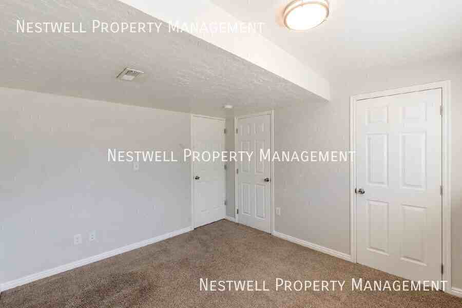 2077 W 1835 N - Photo 4 of 19