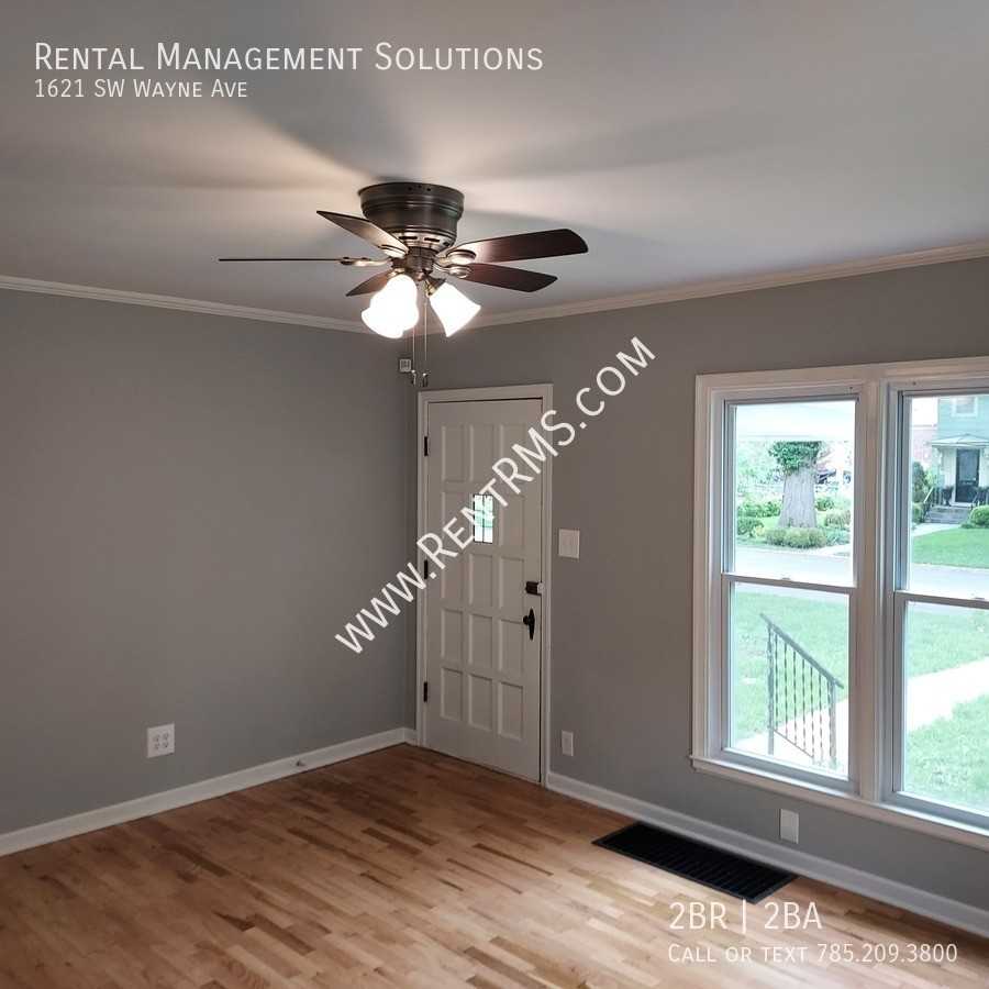 1621 Sw Wayne Ave - Photo 4 of 29