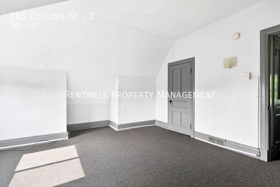 845 Collins Ave #2 - Photo 7 of 26
