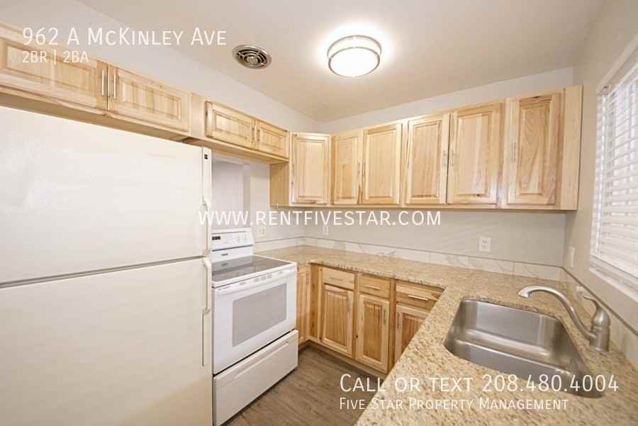 962A Mckinley Ave #A - Photo 5 of 14