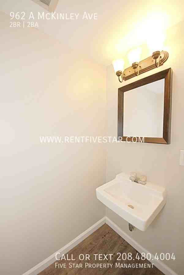 962A Mckinley Ave #A - Photo 7 of 14