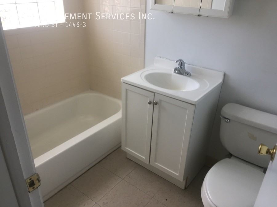 1446 W 92nd St #1446-3 - Photo 4 of 6