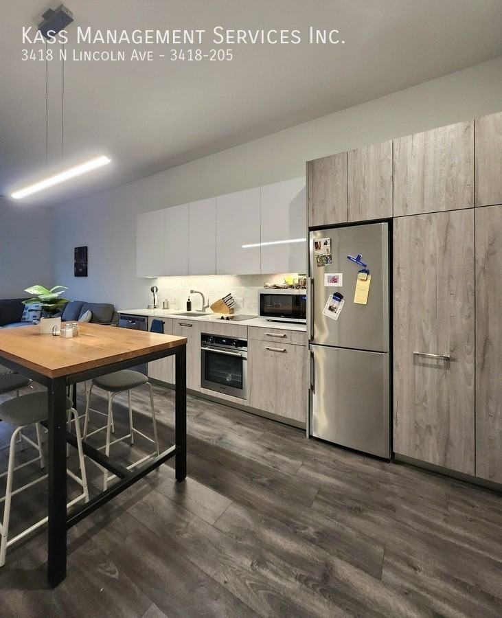 3418 N Lincoln Ave #3418-205 - Photo 2 of 30
