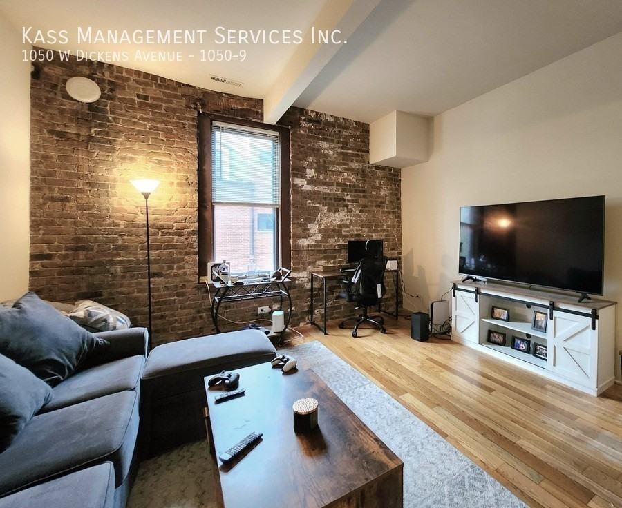 1050 W Dickens Ave #1050-9 - Photo 3 of 19