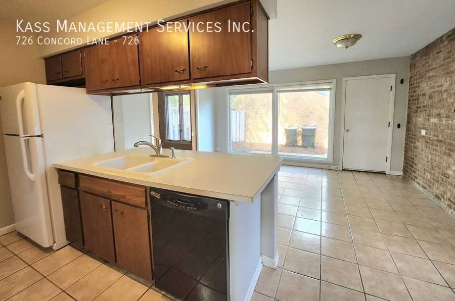 726 Concord Ln #726 - Photo 6 of 16