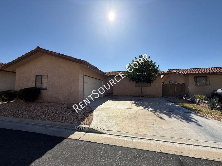 14229 Winchester Dr - Photo 2 of 22