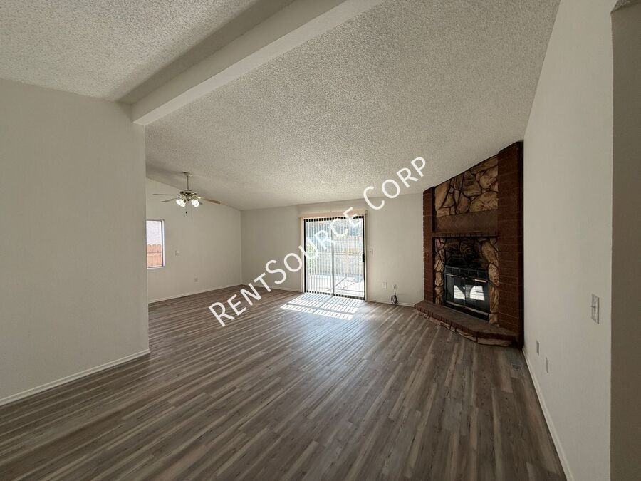 14229 Winchester Dr - Photo 3 of 22