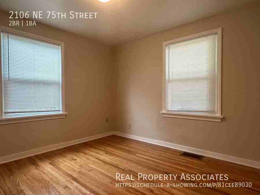 2106 Ne 75th St - Photo 5 of 19